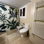 Garlichome