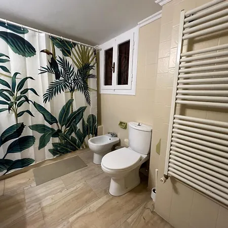 Garlichome